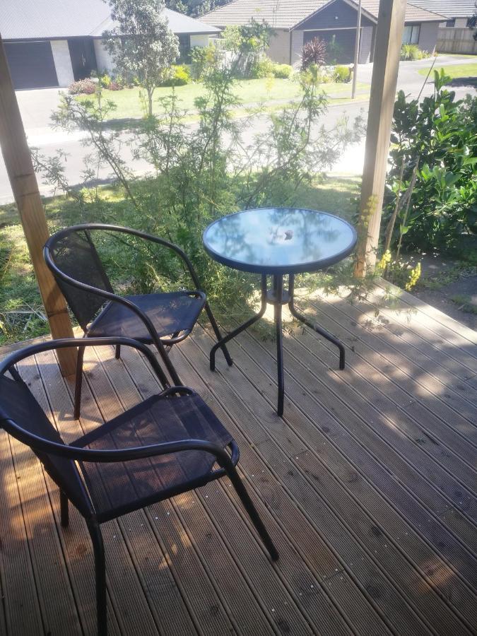 Budget Cabin Accommodation - Bed Shower Toilet Waihi Exterior foto